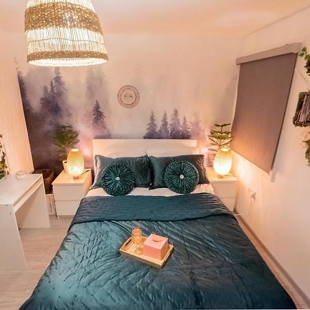 Forest Work & Relax Accommodation Overstone المظهر الخارجي الصورة