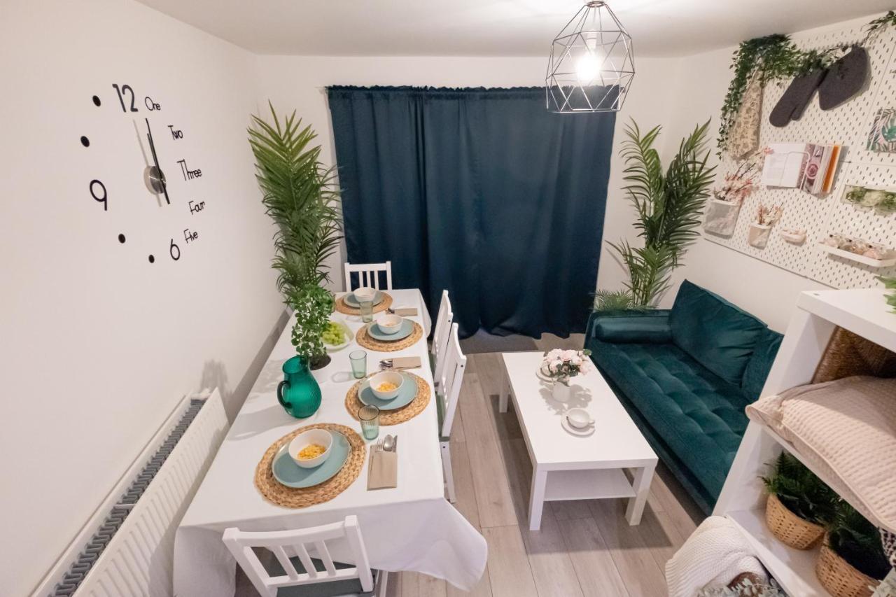 Forest Work & Relax Accommodation Overstone المظهر الخارجي الصورة